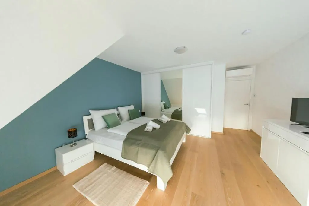 New Design Penthouse And Apartments Wien