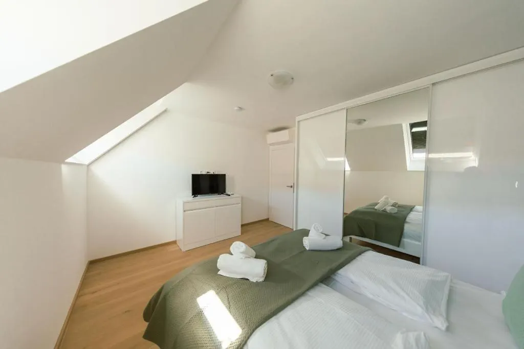New Design Penthouse And Apartments Wien