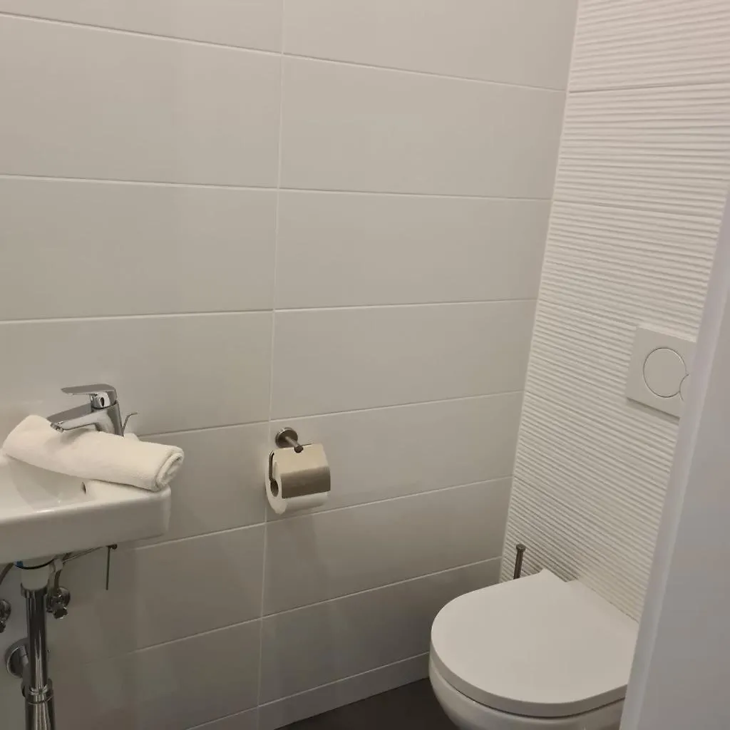 New Design Penthouse And Apartments Wien 0*,  Österreich