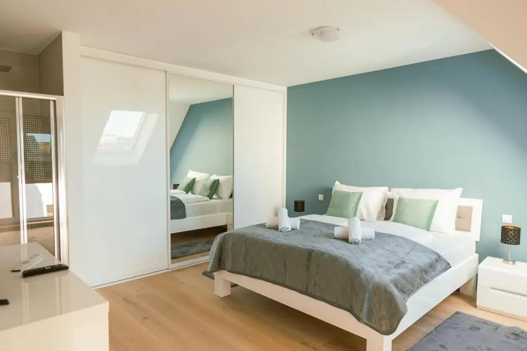 New Design Penthouse And Apartments Wien